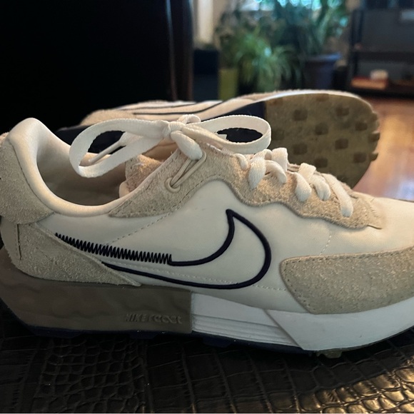 Nike Cream and Navy Sneakers - Picture 3 of 4